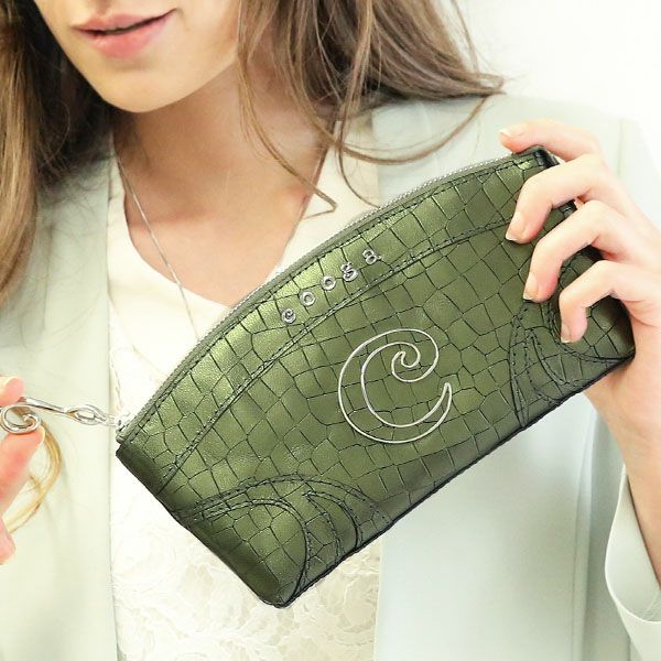 女性に人気ブランドのおすすめレディース財布はcoogaのアイヴィオリーブグリーン