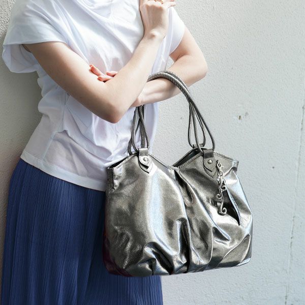 使いやすくておしゃれなレディースブランドバッグ｜cooga Nina Luna Silver（ニーナ ルナシルバー）